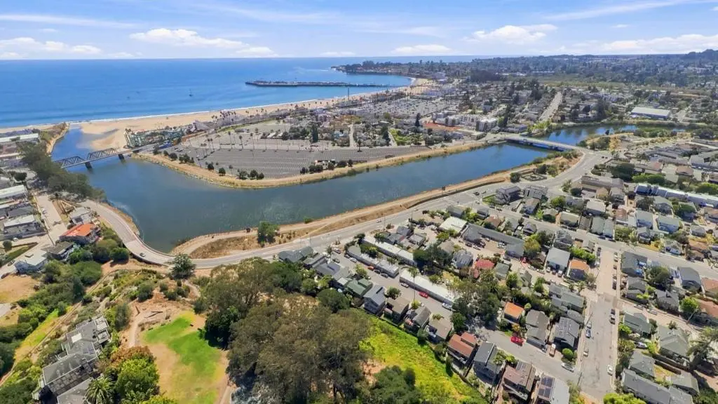 Single Family Residence for sale at 118 Jessie Street, Santa Cruz, CA featuring 3 beds and 2 baths