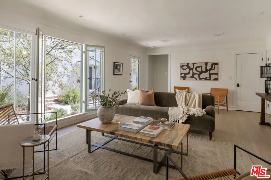 617 1/2 N Sycamore Avenue, Los Angeles, CA — listing photo 1
