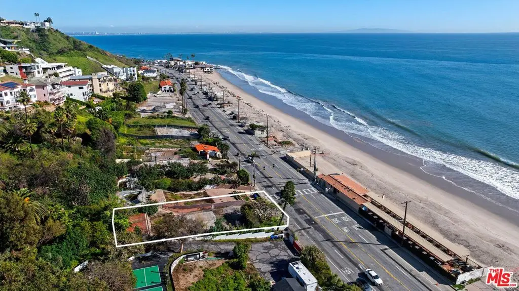 21443 Pacific Coast Highway, Malibu, CA — listing photo 1