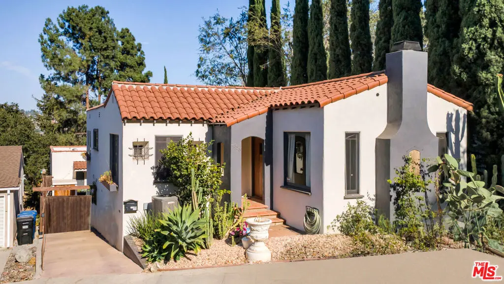 2338 Lake View Avenue, Los Angeles, CA — listing photo 1