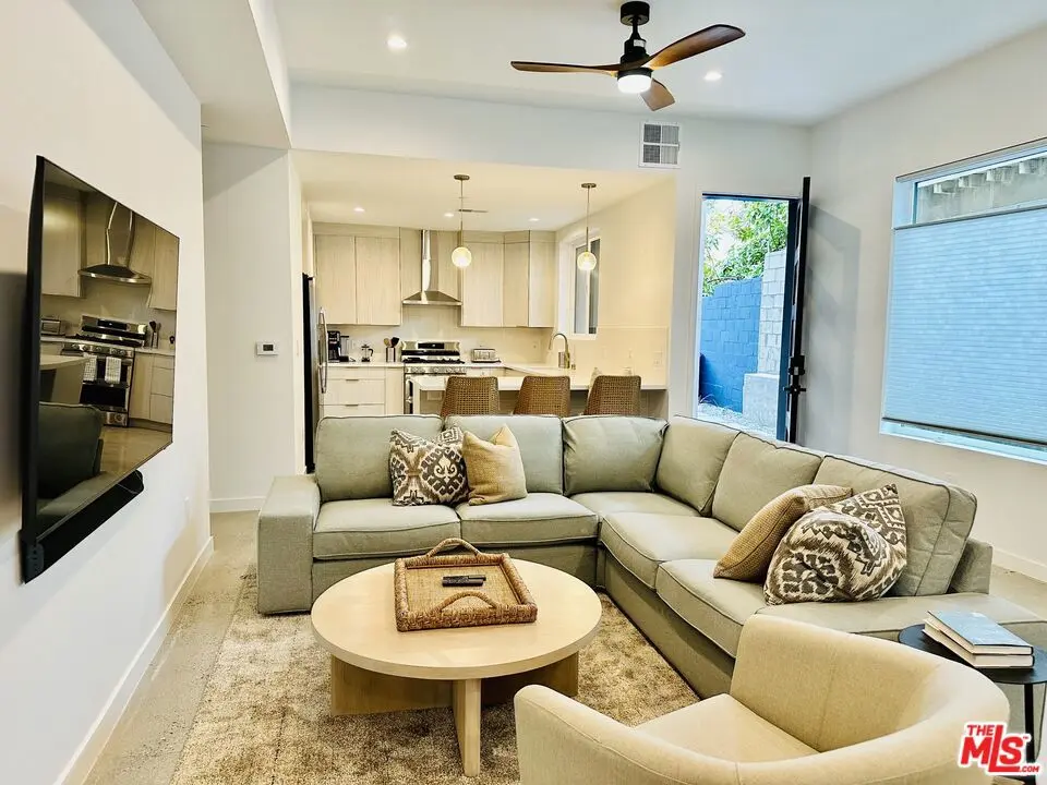 948 E 67th Street B, Inglewood, CA — listing photo 1