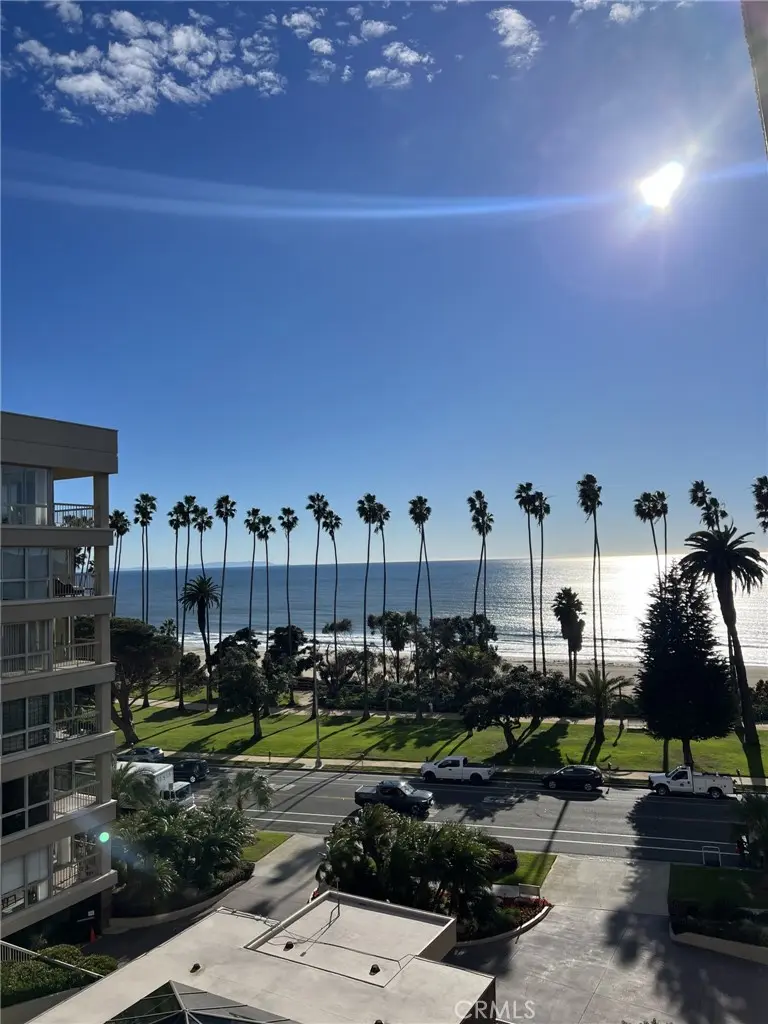 Residential Lease for rent at 515 Ocean Avenue 706N, Santa Monica, Los Angeles County, CA featuring 2 beds and 2 baths