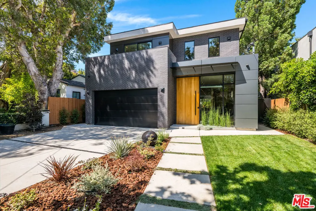 Single Family Residence for sale at 3831 Mound View Avenue, Los Angeles, CA featuring 4 beds and 5 baths