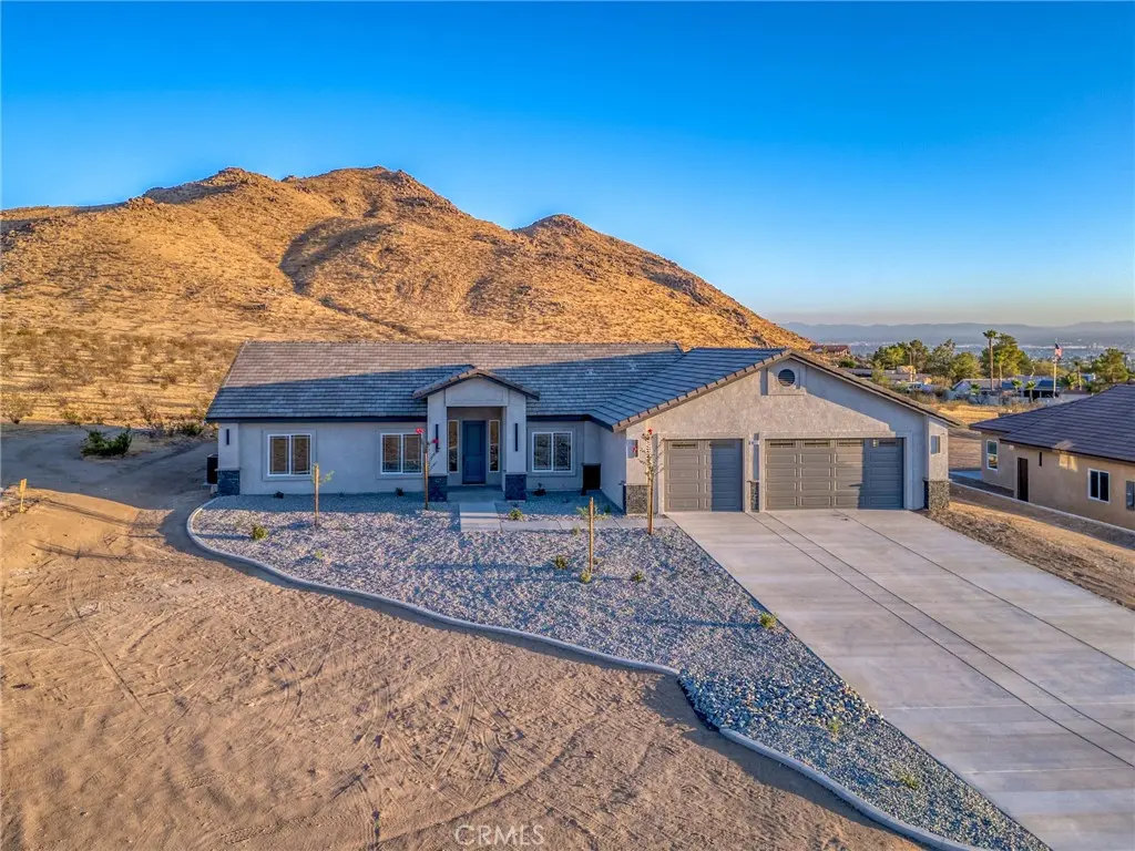 19721 Roanoke Road, Apple Valley, CA — listing photo 1