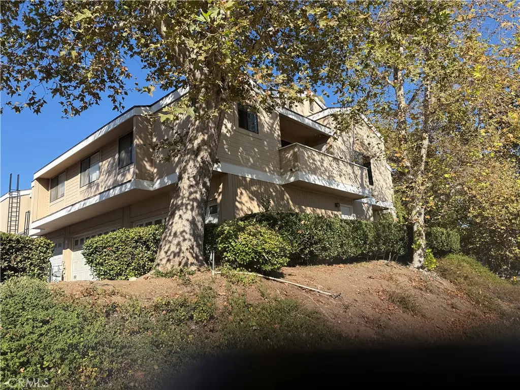 13095 Hubbard Street 6, Sylmar, CA — listing photo 1