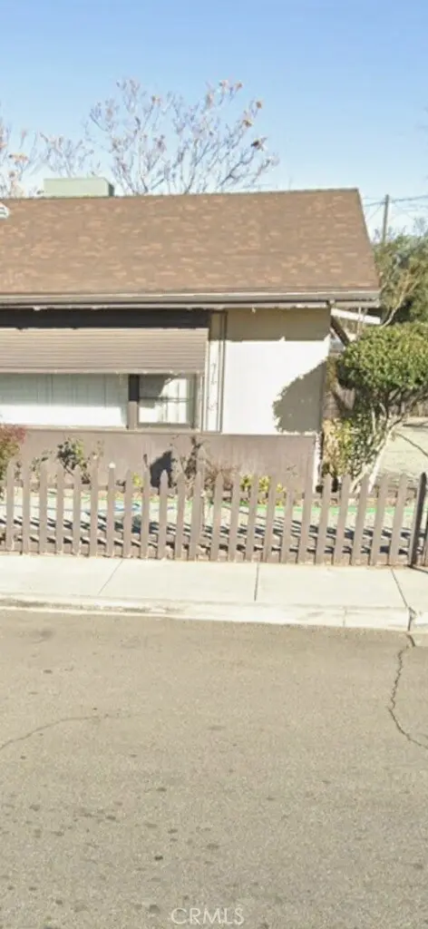 Apartment for rent at 269 S Sheriff, San Jacinto, CA featuring 2 beds and 1 bath