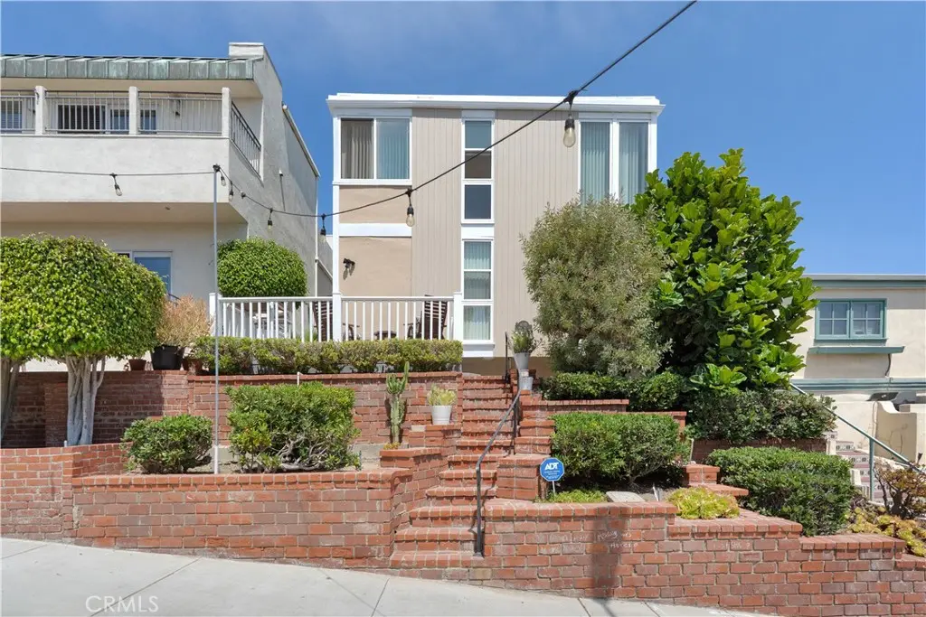 409 16th Street, Manhattan Beach, CA — listing photo 1