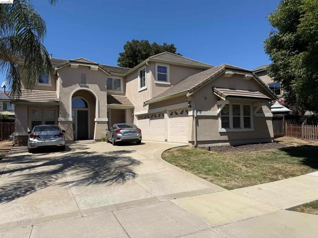 Single Family Residence for rent at 1585 DAWNVIEW DR, Brentwood, CA featuring 4 beds and 3 baths