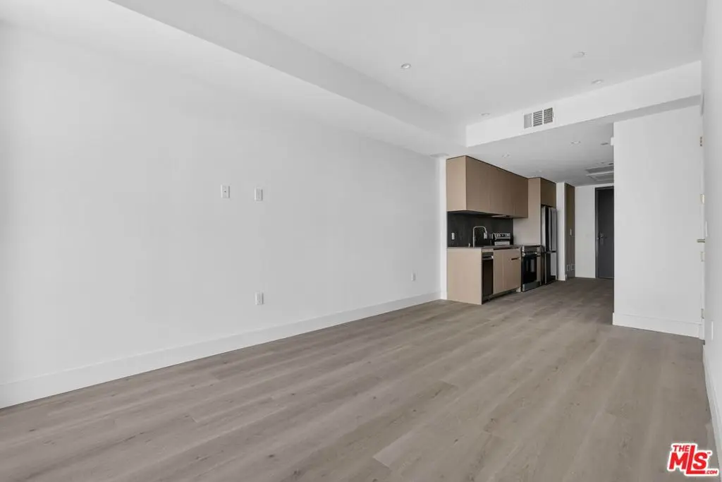1808 Lincoln Boulevard 202, Venice, CA — listing photo 1
