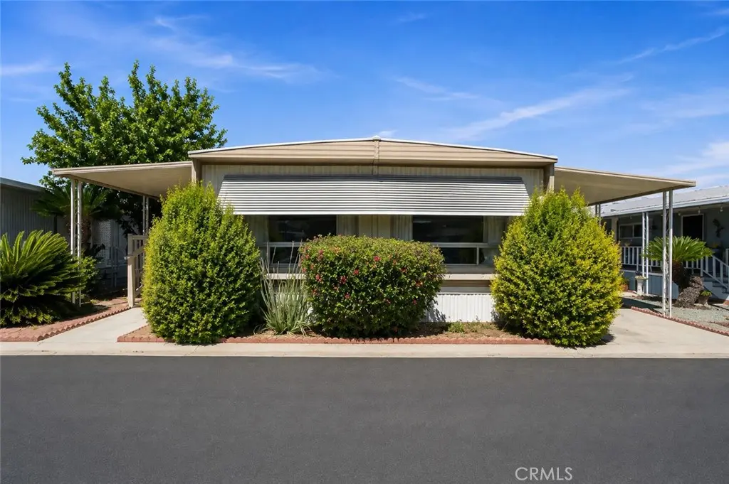 8811 Canoga Avenue 225, Canoga Park, CA — listing photo 1