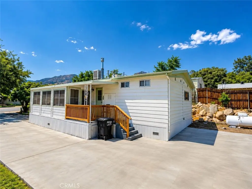 Residential Lease for rent at 36 Bristlecone Drive, Wofford Heights, Kern County, CA featuring 2 beds and 2 baths
