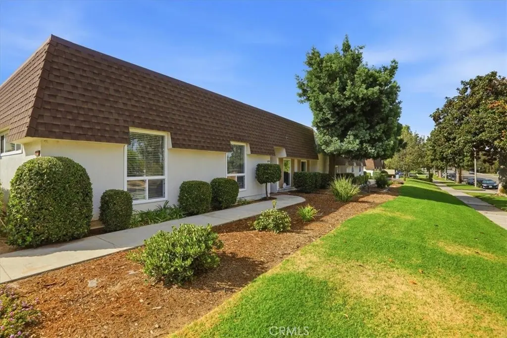 828 E Highland Avenue, Redlands, CA — listing photo 1