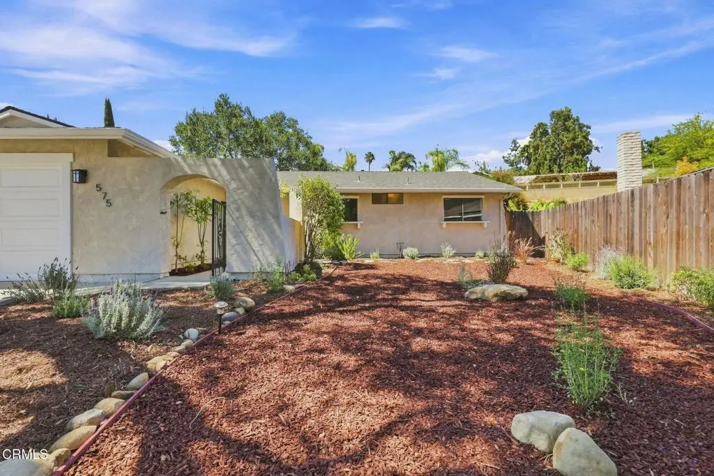 575 E Thomas Street, Oak View, CA — listing photo 1