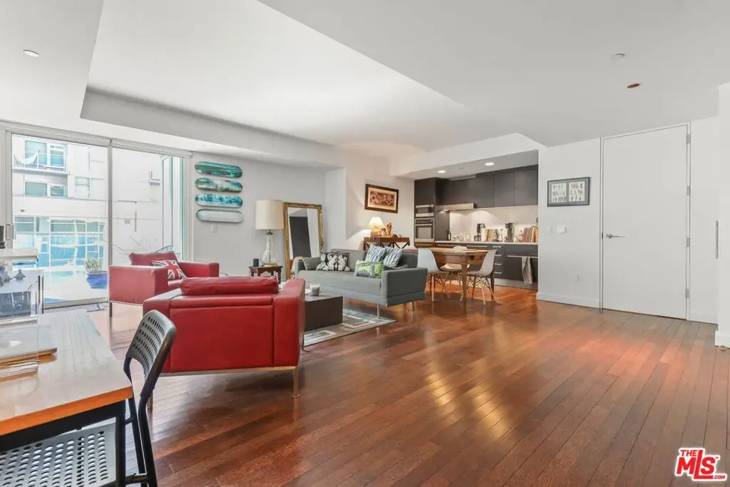 Condominium for sale at 6250 Hollywood Boulevard 6L, Los Angeles, CA featuring 1 bed and 1 bath