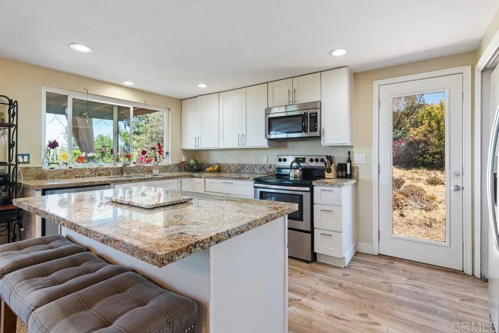 5741 Rainbow Heights Road, Fallbrook, CA — listing photo 1