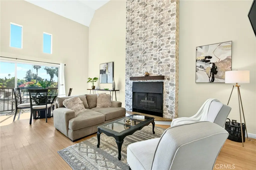 4660 Coldwater Canyon Avenue 20, Studio City, CA — listing photo 1