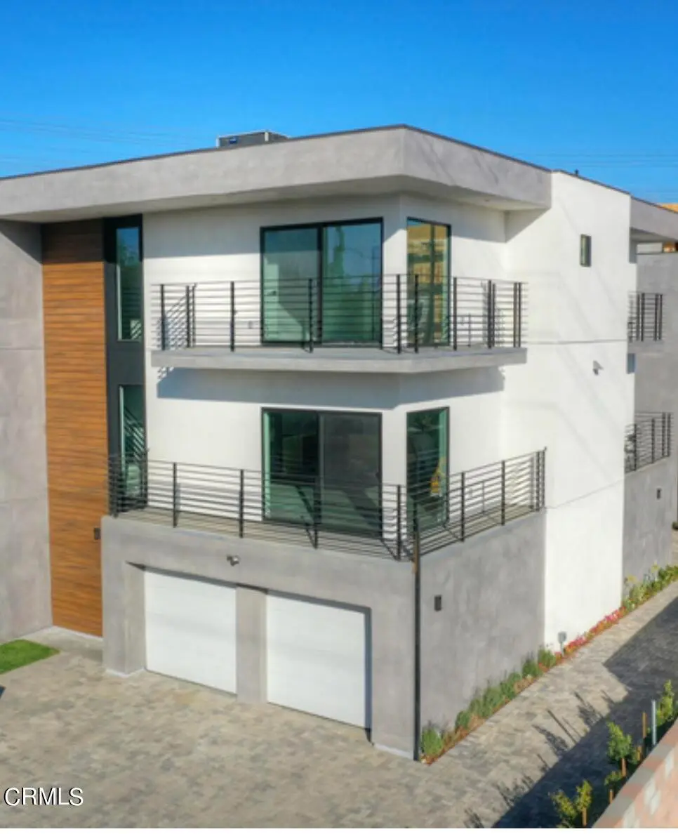 Townhouse for rent at 5628 Auckland Avenue, Los Angeles, CA featuring 3 beds and 3 baths