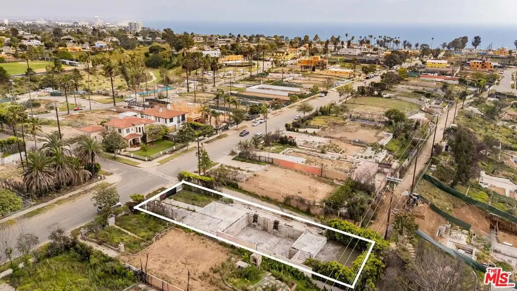 701 Via De La Paz, Pacific Palisades, CA — listing photo 1