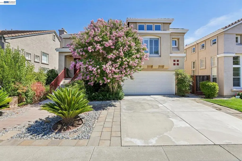 Single Family Residence for sale at 106 Triana Way, San Ramon, CA featuring 3 beds and 3 baths