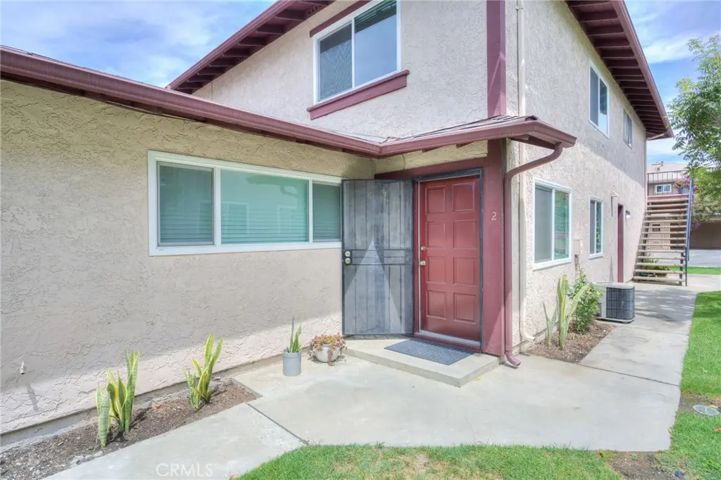 1085 W Sierra Madre 2, Azusa, CA — listing photo 1