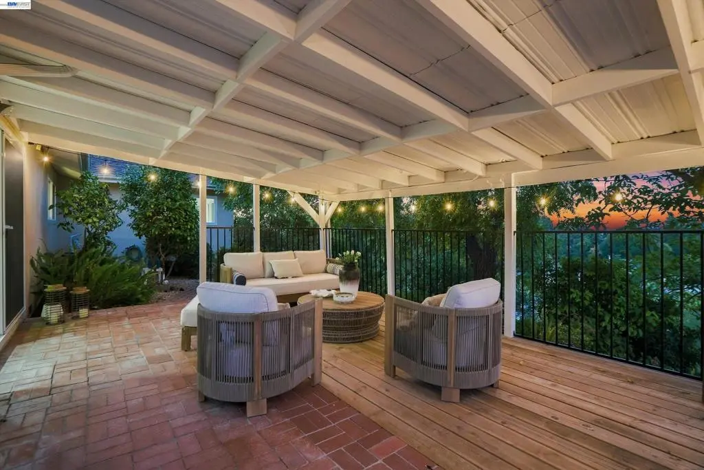 Single Family Residence for sale at 327 Kingston Ave, Martinez, CA featuring 3 beds and 2 baths