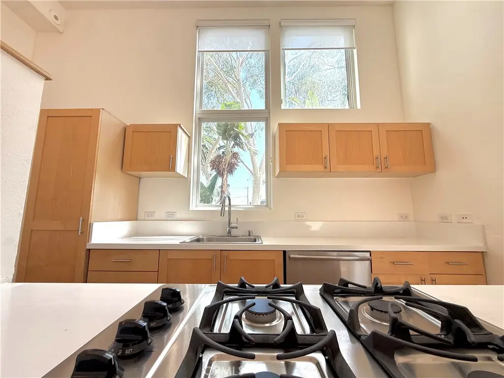 Condominium for sale at 323 E Dayman 3, Long Beach, CA featuring 3 beds and 2 baths