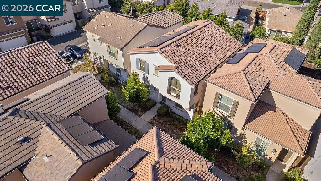 7832 Acorri Walk, Sacramento, CA — listing photo 1