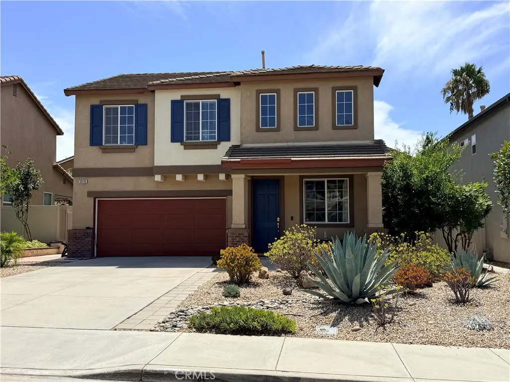 Single Family Residence for sale at 33193 Romance, Temecula, CA featuring 3 beds and 3 baths