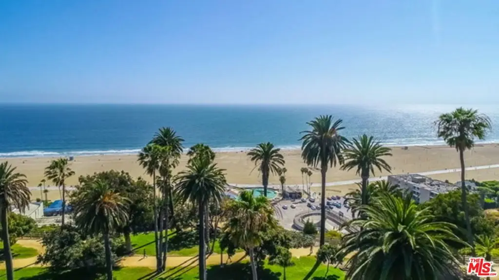 Residential Lease for rent at 833 OCEAN Avenue 303, Santa Monica, Los Angeles County, CA featuring 2 beds and 2 baths