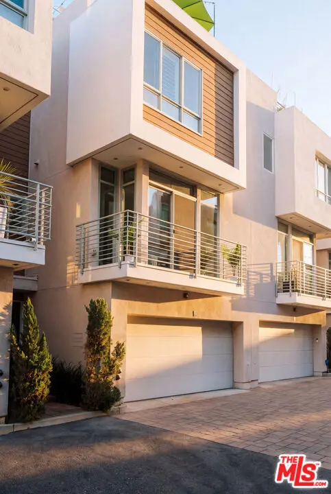 Single Family Residence for sale at 1400 N Fuller Avenue 16, Los Angeles, CA featuring 3 beds and 4 baths
