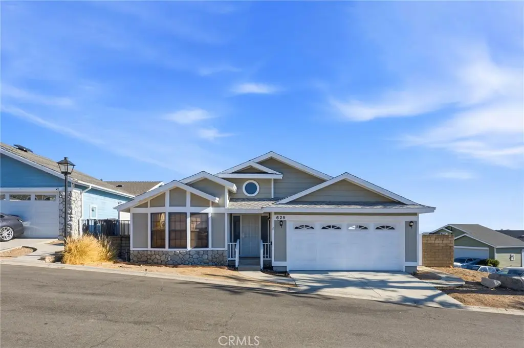 13691 Gavina 625, Sylmar, CA — listing photo 1