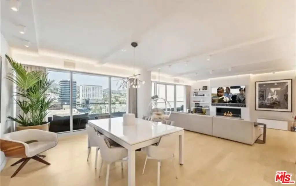 Condominium for rent at 6250 Hollywood Boulevard 12D, Los Angeles, CA featuring 3 beds and 4 baths
