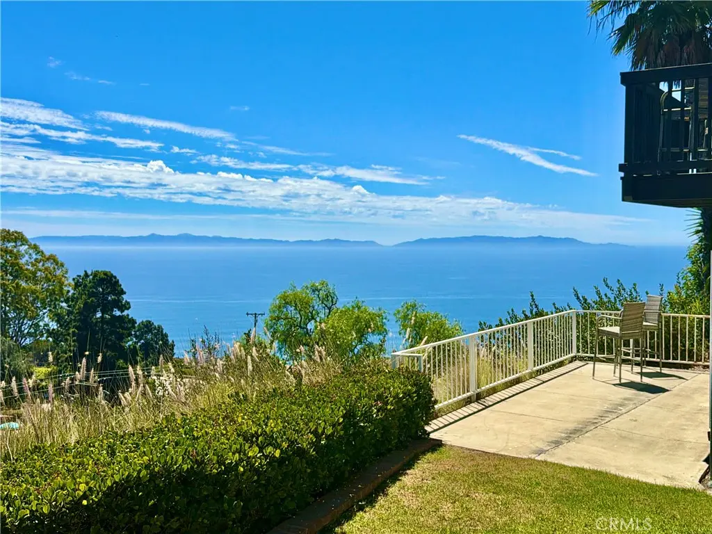 Single Family Residence for rent at 3608 Greve Drive, Rancho Palos Verdes, CA featuring 4 beds and 4 baths