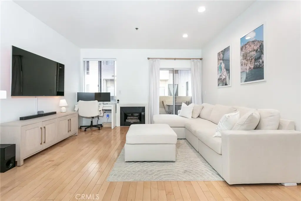 19350 Sherman Way 124, Reseda, CA — listing photo 1