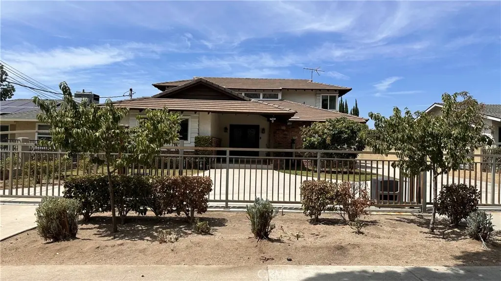 Residential Lease for rent at 1119 Mayflower, Arcadia, Los Angeles County, CA featuring 4 beds and 5 baths