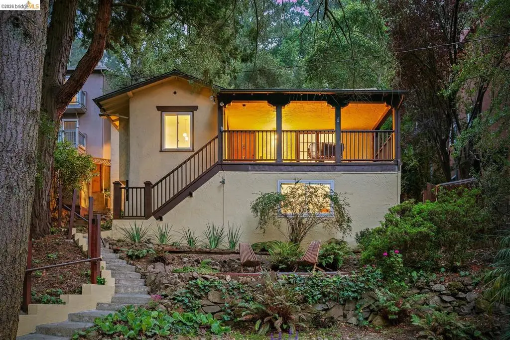 Single Family Residence for sale at 6729 Thornhill Dr, Oakland, CA featuring 3 beds and 2 baths