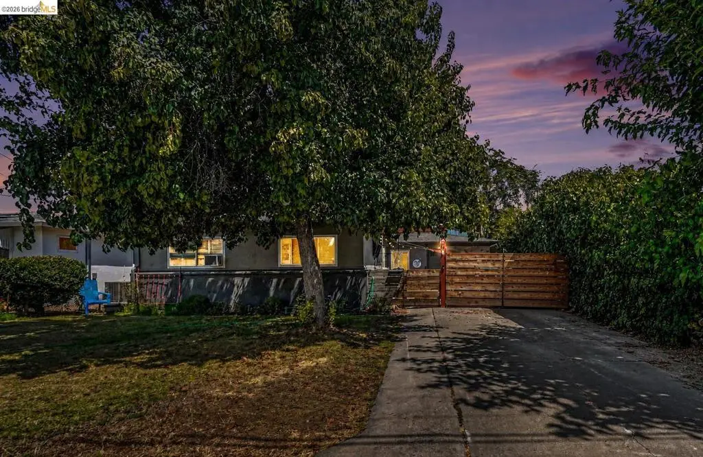 Single Family Residence for sale at 536 4Th St, Brentwood, CA featuring 3 beds and 1 bath