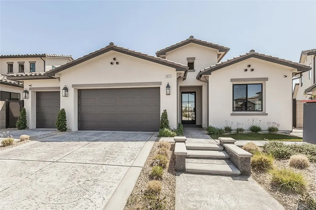 2825 E Beech Tree, Clovis, CA — listing photo 1