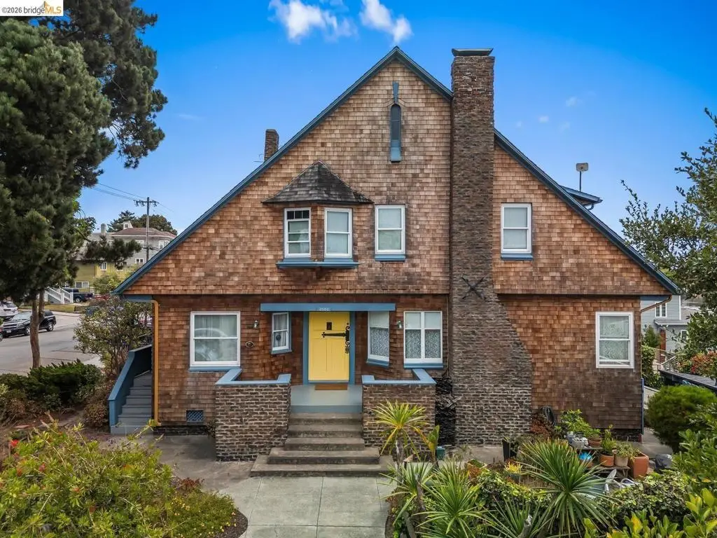 Triplex for sale at 2000 Clinton AVE, Alameda, CA