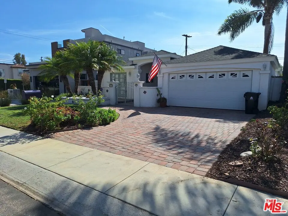 Single Family Residence for rent at 7539 Denrock Avenue, Los Angeles, CA featuring 3 beds and 3 baths
