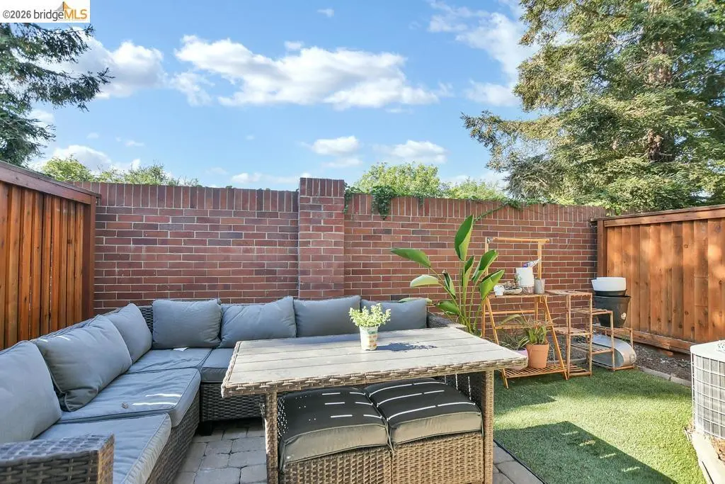 Townhouse for sale at 231 Washington Dr, Brentwood, CA featuring 3 beds and 3 baths