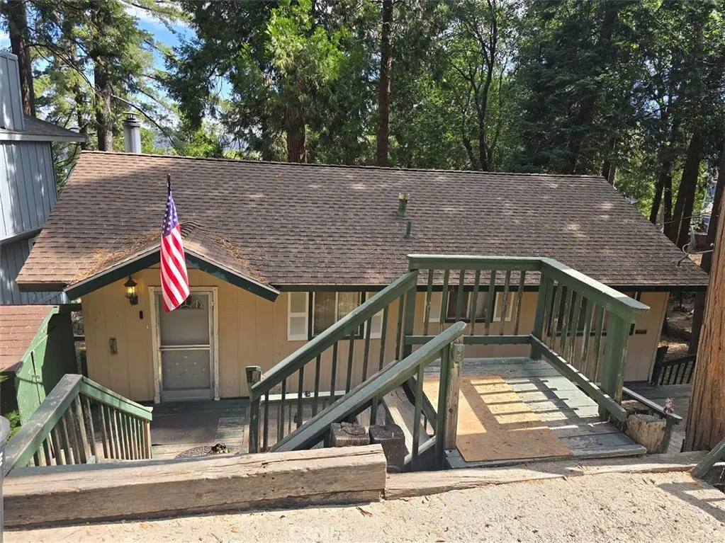 981 Lausanne Drive, Crestline, CA — listing photo 1