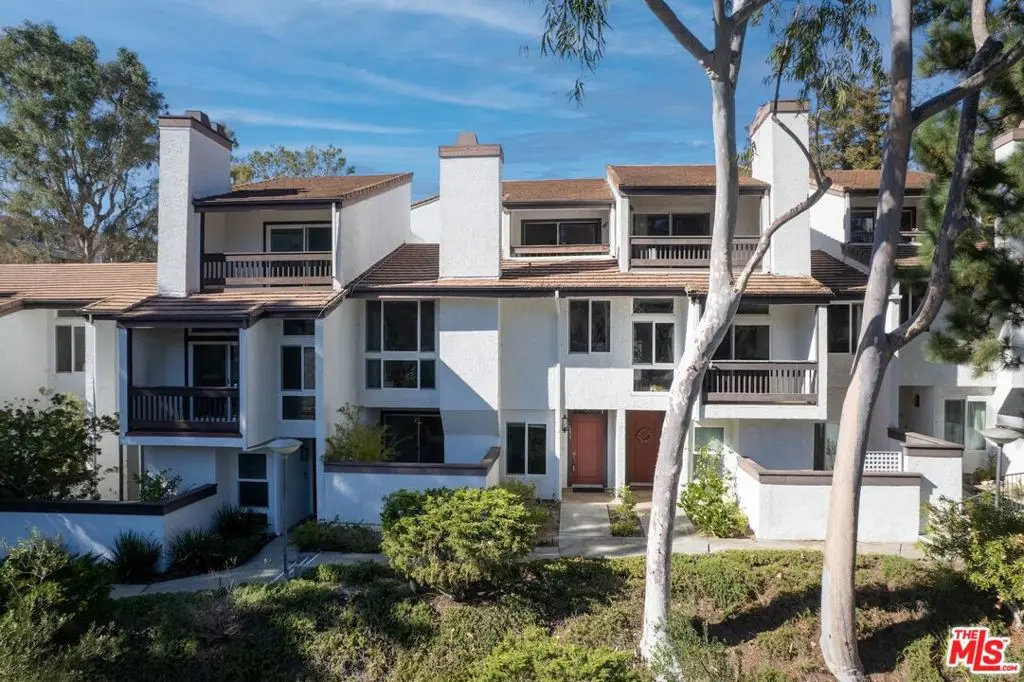 Condominium for sale at 17253 Palisades Circle, Los Angeles, CA featuring 3 beds and 3 baths
