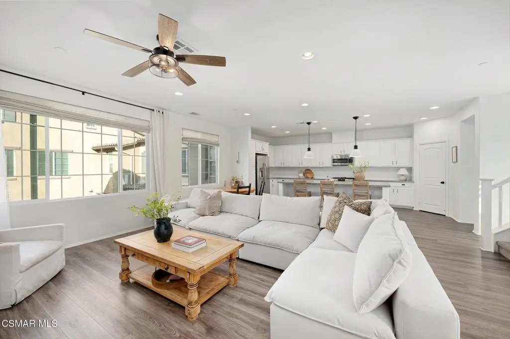 425 Stratus Lane 5, Simi Valley, CA — listing photo 1