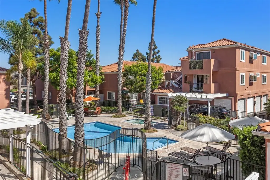 409 Utica D43, Huntington Beach, CA — listing photo 1