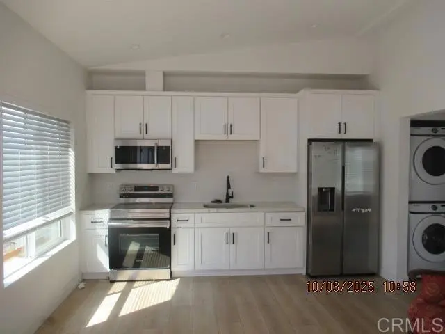 Apartment for rent at 324 S Pardee Street, San Diego, CA featuring 1 bed and 1 bath