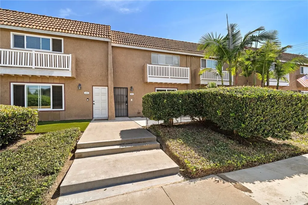 4902 Pearce, Huntington Beach, CA — listing photo 1