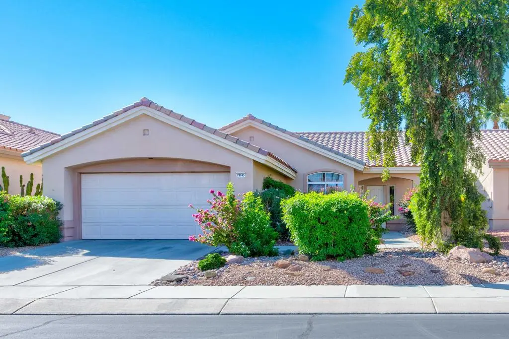 Single Family Residence for rent at 78945 Champagne Lane, Palm Desert, CA featuring 2 beds and 2 baths