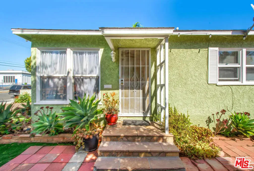 1118 Marlborough Avenue, Inglewood, CA — listing photo 1