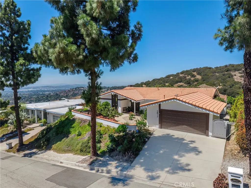 2817 N Mountain Avenue, Claremont, CA — listing photo 1